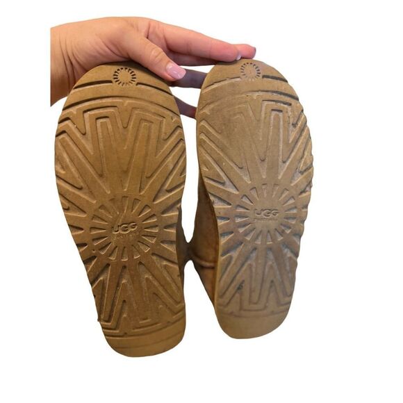 UGG Bailey Button Triplet II Boot Sheepskin Suede Chestnut Winter Warm Tall Sz 9 - Picture 5 of 8